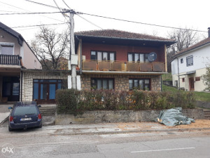 Kuca sa poslovnim prostorom u centru Doboja