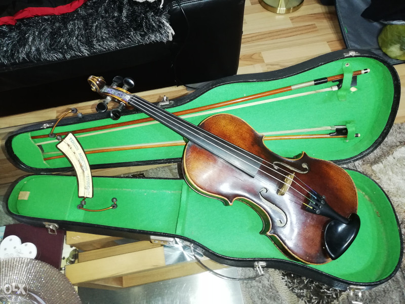 Violina vrhunska stara oko 100 god