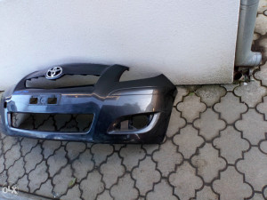Branik prednji toyota yaris face lift 2009-11