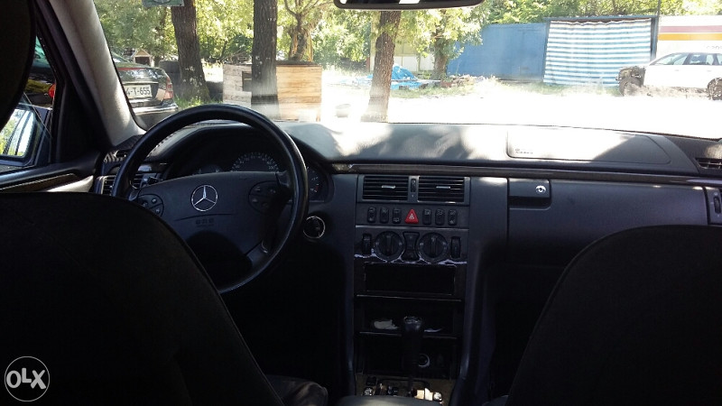 Mercedes E klasa e 270 e270 DIJELOVI w210 okas 2001
