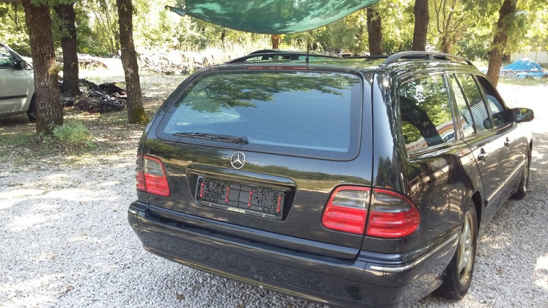 Mercedes E klasa e 270 e270 DIJELOVI w210 okas 2001