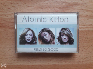 AUDIO KASETA-ATOMIC KITTEN  FEELS SO GOOD