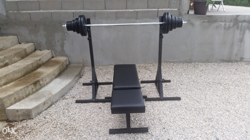 Teretana, bench klupa, nosači, 80kg tegova i sve šipke