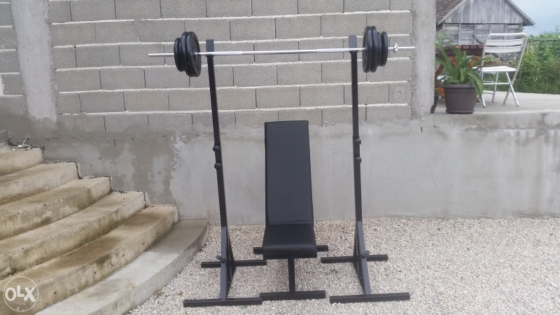 Teretana, bench klupa, nosači, 80kg tegova i sve šipke