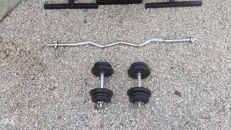 Teretana, bench klupa, nosači, 80kg tegova i sve šipke