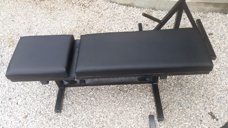 Teretana, bench klupa, nosači, 80kg tegova i sve šipke