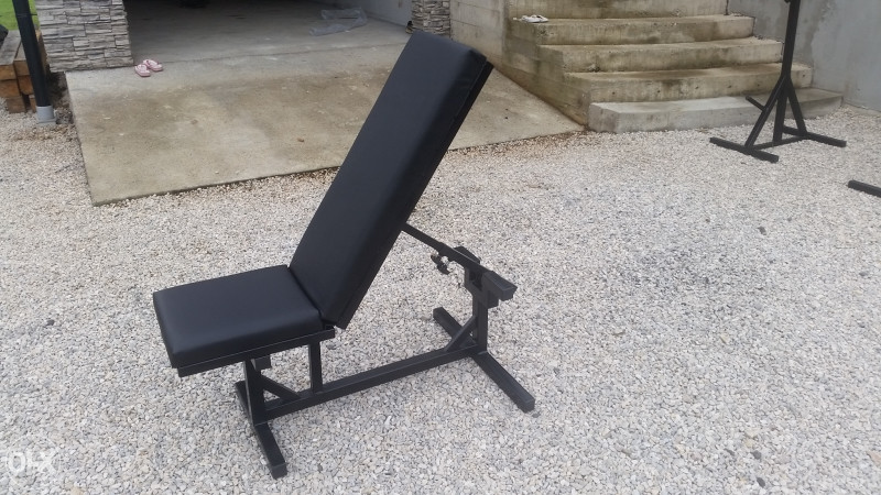 Teretana, bench klupa, nosači, 80kg tegova i sve šipke