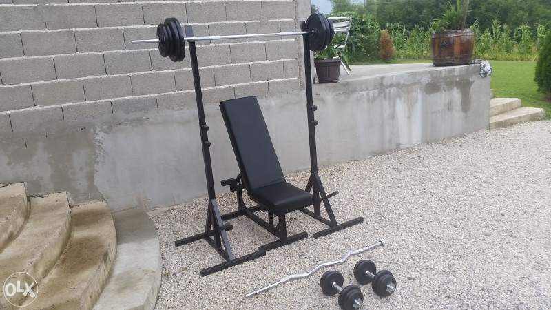 Teretana, bench klupa, nosači, 80kg tegova i sve šipke