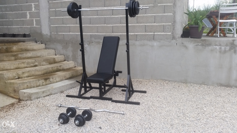 Teretana, bench klupa, nosači, 80kg tegova i sve šipke