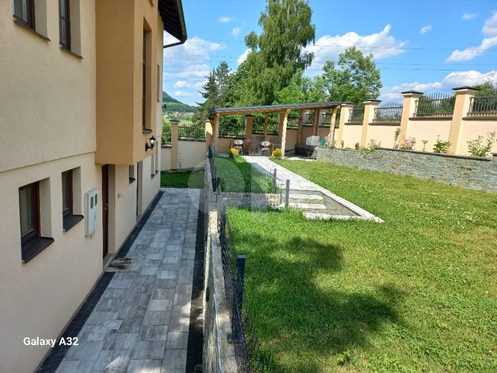 KUĆA VILA NA DAN SARAJEVO VIKENDICA IZDAVANJE  RAKOVICA ILIDŽA 15