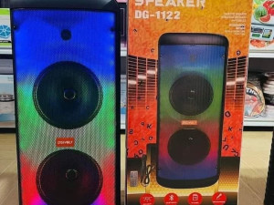BLUETOOTH ZVUCNIK 700W KARAOKE 7k