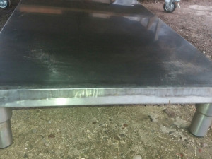 Postolje za ugostiteljske uredjaje.Ugostiteljska oprema