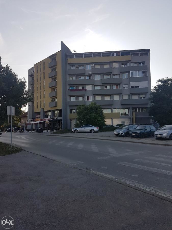 POSLOVNI PROSTOR BANJA LUKA KOD TROPIKA 406,5m2 PRODAJA 19