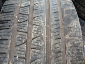 Prodajem  gumu 275 45 21 Pirelli
