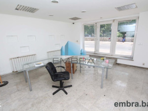 EMBRA prodaje: Poslovni prostor, Obala Kulina Bana