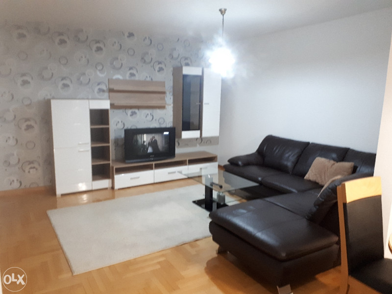 Trosoban stan 66 m2 Dobrinja 3 Novi grad