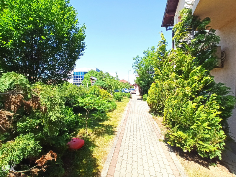 OBJEKAT 410m2 RESTORAN  PANSION 12