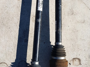 Poluosovina audi a4 a4 allroad a5 8K0501203M lijeva des