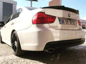 BMW e90 Bat m4 style gepeka CRNA spoiler spojler GG