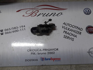 Prednji motoric brisaca suzuki vagon r 02 god