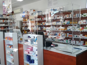 Zaštitna pregrada-plexiglas pregrada