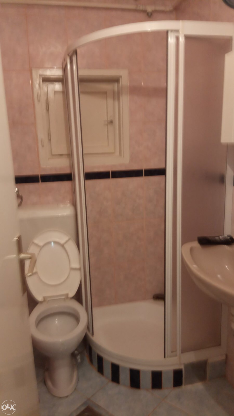 Iznajmljujem dvosoban stan 3