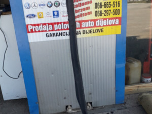 Plastika oluk brisaca skoda fabia 2002g