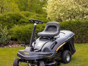 Traktorska traktor kosačica Villager Rider VTR 650