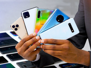 Smartphone PAMETNI TELEFON NA RATE brzi kredit Tablet Smartwatch