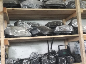 Farovi turan touran vise komada