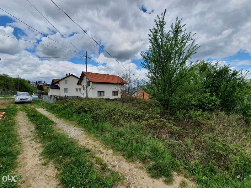 GRADJEVINSKO ZEMLJISTE | Vitez | Sofa | 367m2 4