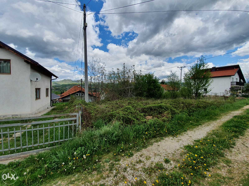 GRADJEVINSKO ZEMLJISTE | Vitez | Sofa | 367m2 3