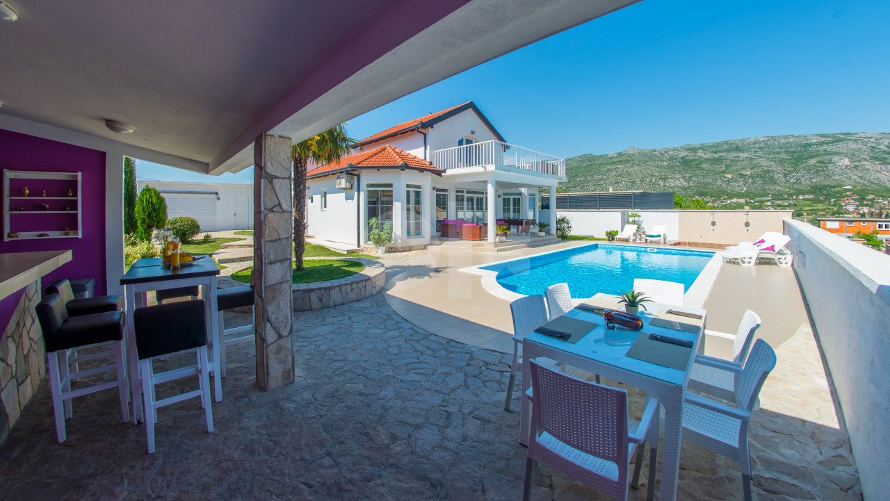 IZNAJMLJIVANJE KUCE/VILA SA BAZENOM BLAGAJ KOSOR MOSTAR 2