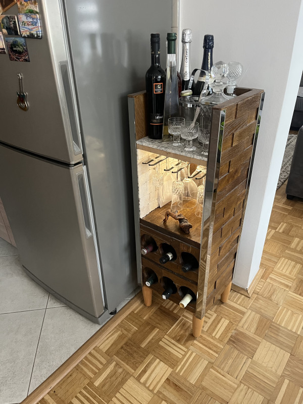 POLICA ZA PIĆE (MINI BAR)