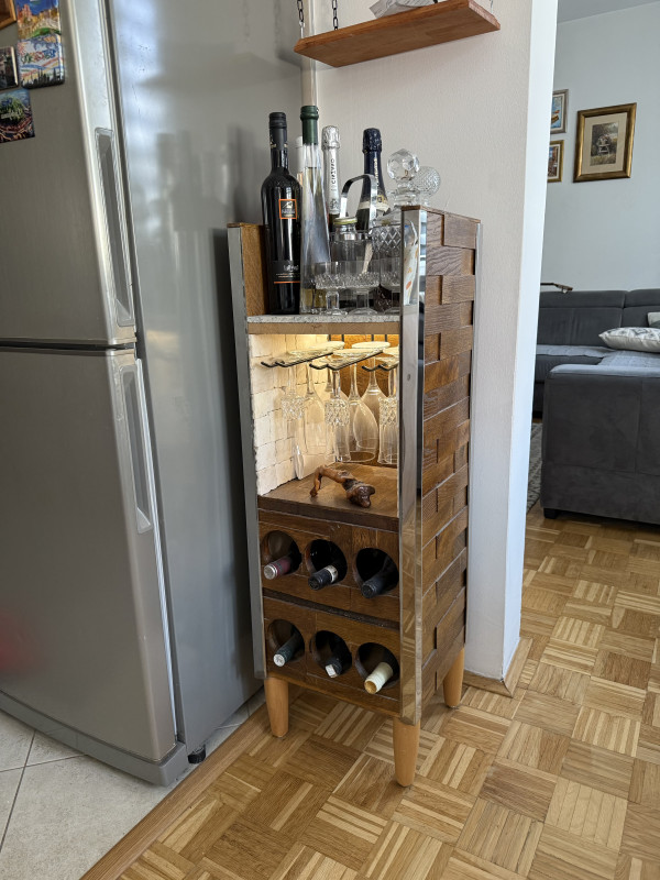 POLICA ZA PIĆE (MINI BAR)