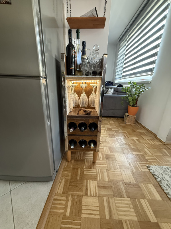 POLICA ZA PIĆE (MINI BAR)