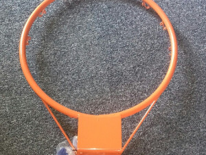 Koš sa mrežicom i šarafima Obruč za košarku