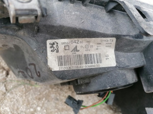 Peugeot 307 redizajn FL FAR desni farovi dijelovi pezo