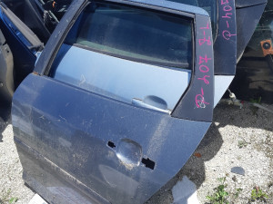 PEUGEOT 407 ZADNJA LIJEVA VRATA