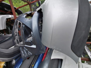 Citroen C8 BRANIK far branik hauba sajba dijelovi stop