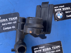 Skretnica vode pod bocom bmw e46