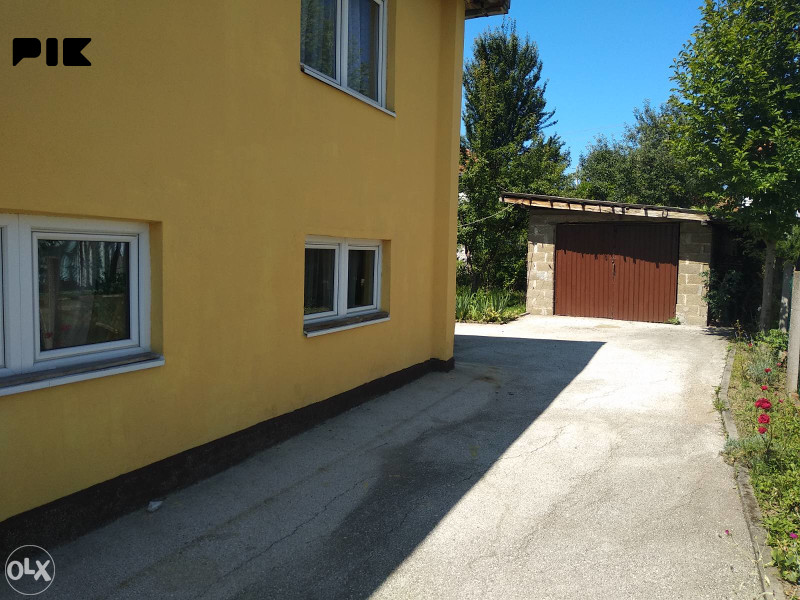 Porodična kuća sa garažom i voćnjakom 4