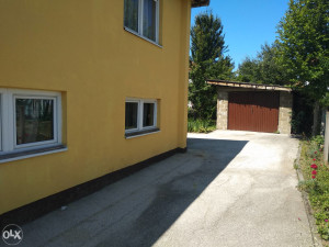 Porodična kuća sa garažom i voćnjakom photo 4