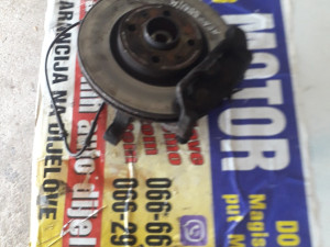 Lijeva glavcina reno senik 1.4 bezin 01g