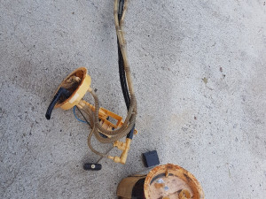 Pumpa goriva i plovak goriva Bmw 120d e87 320d e90