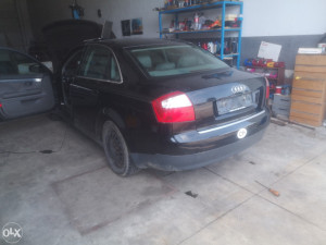 Audi a4 b6 2.5 dijelovi Trivan
