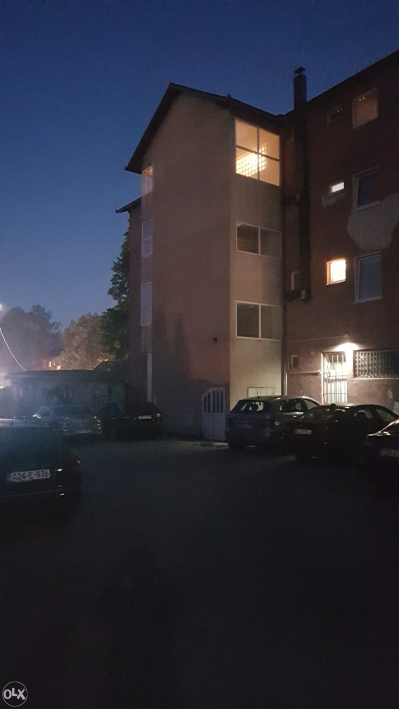 Trosoban stan u centru 2