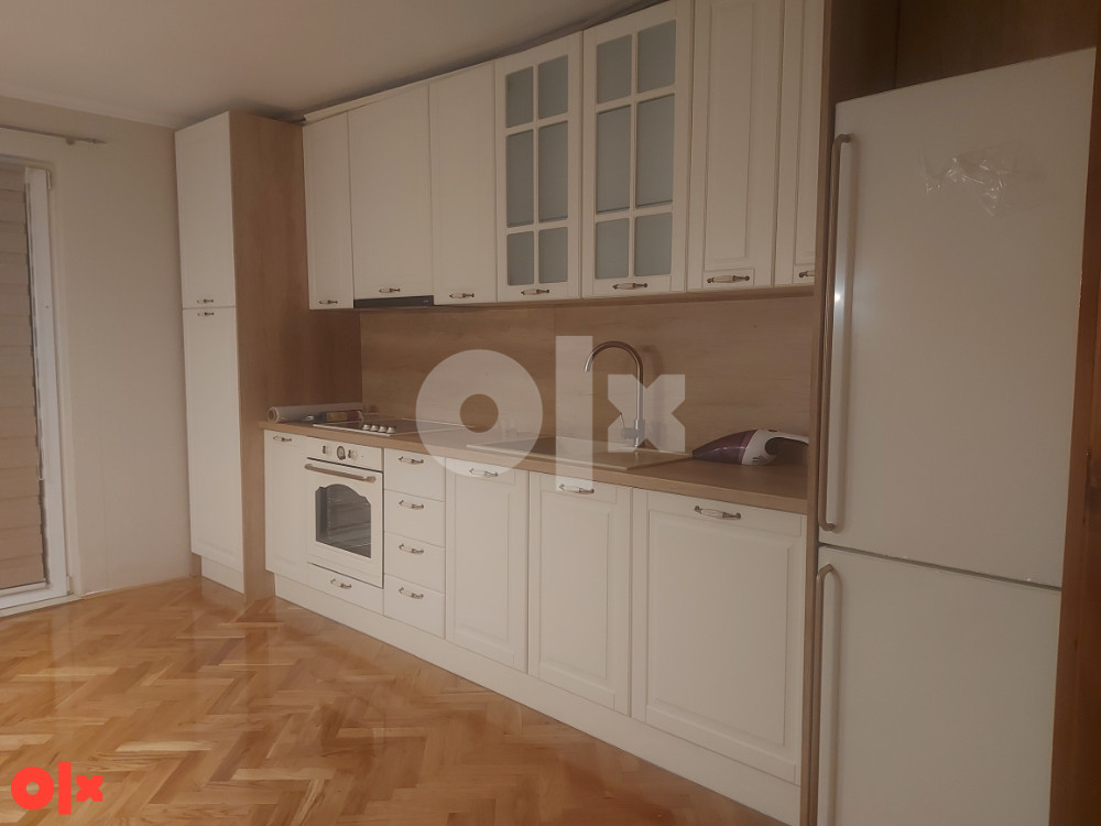 Stambeno poslovna zgrada / kuća Sanski Most 8