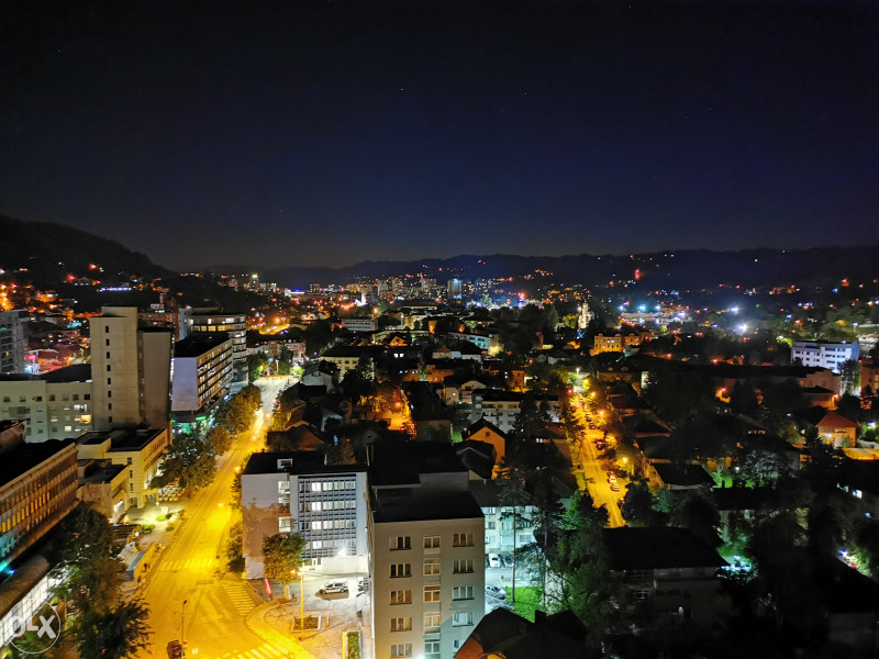 Luksuzni apartman sa parkingom u zgradi Mellain stan na dan Tuzla 21