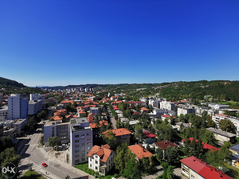Luksuzni apartman sa parkingom u zgradi Mellain stan na dan Tuzla 22